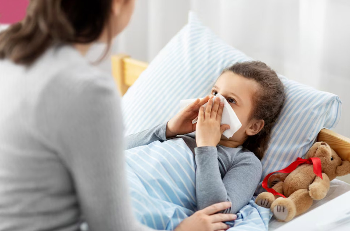 дівчина хворіє