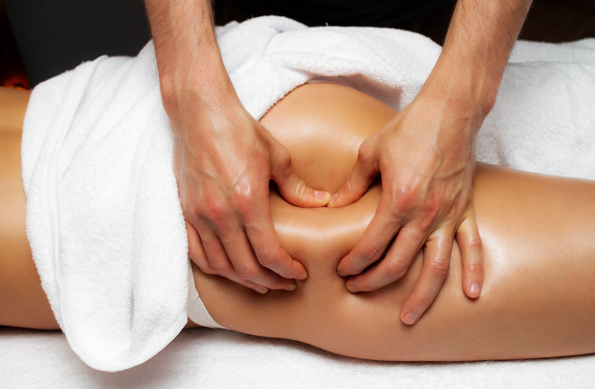 зображення процесу антицелюлітного масажу