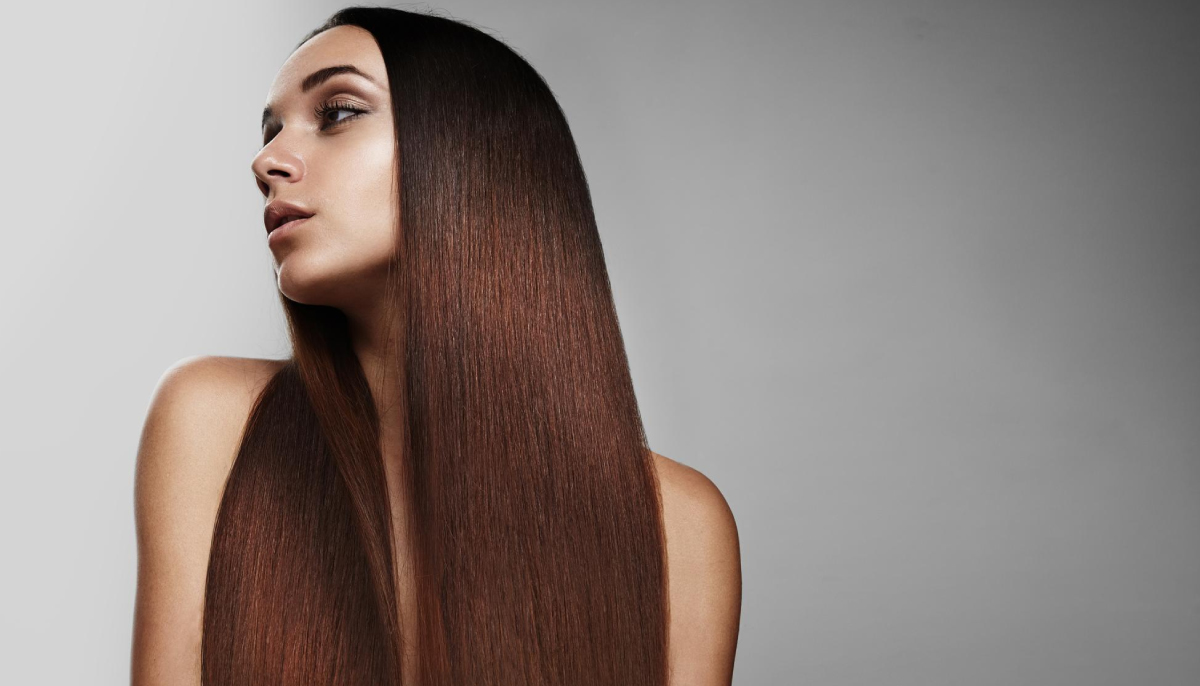 ілюстрація дівчини із блискучим довгим доглянутим волоссям