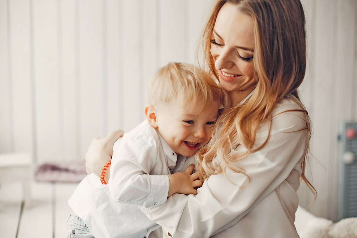 мама з її маленьким сином