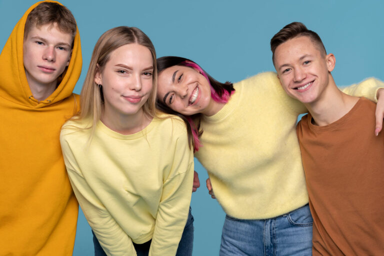 Що відбувається з дитиною у перехідний вік та як поводитися батькам