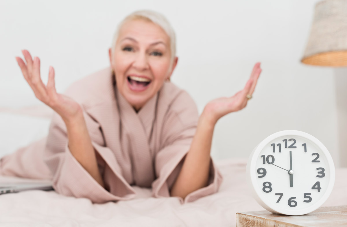 доросла жінка з годинником